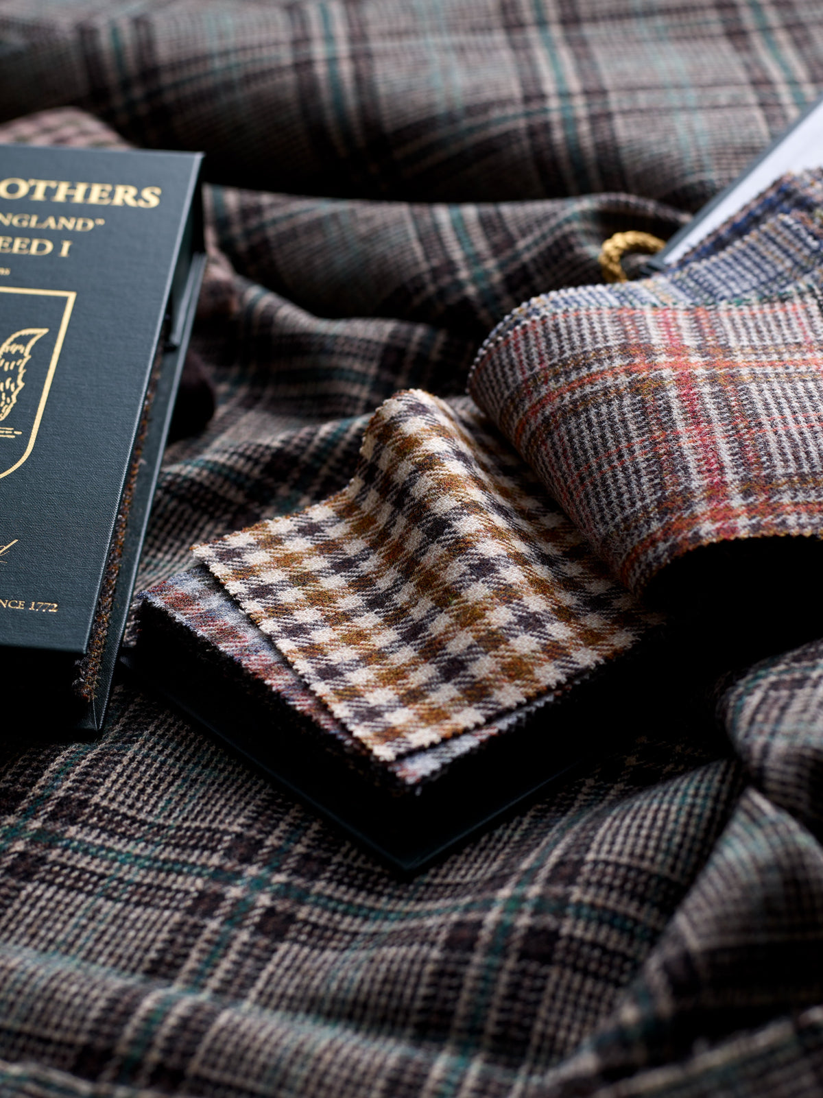 Luxury Woolen Fox Tweed.jpg__PID:dcee6eb4-b472-415c-8b34-4b5517b4e24b