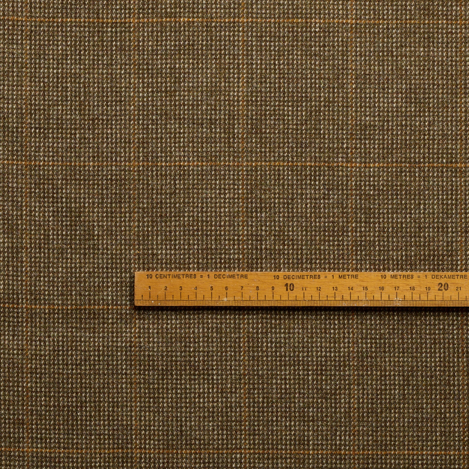 FD165 : The Grouse Moor Tweed – Fox Brothers & Co Ltd