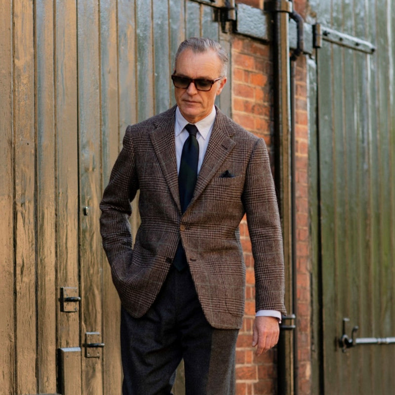 TD35 : Brown Prince of Wales Check Tweed with Green Deco