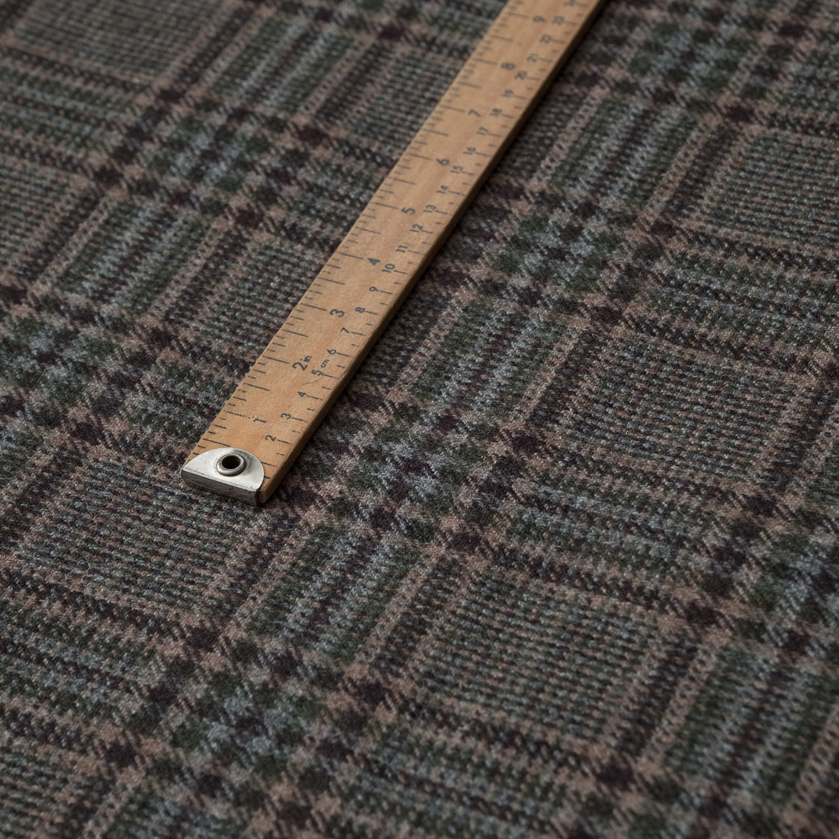 FD192 : Truffle Tweed