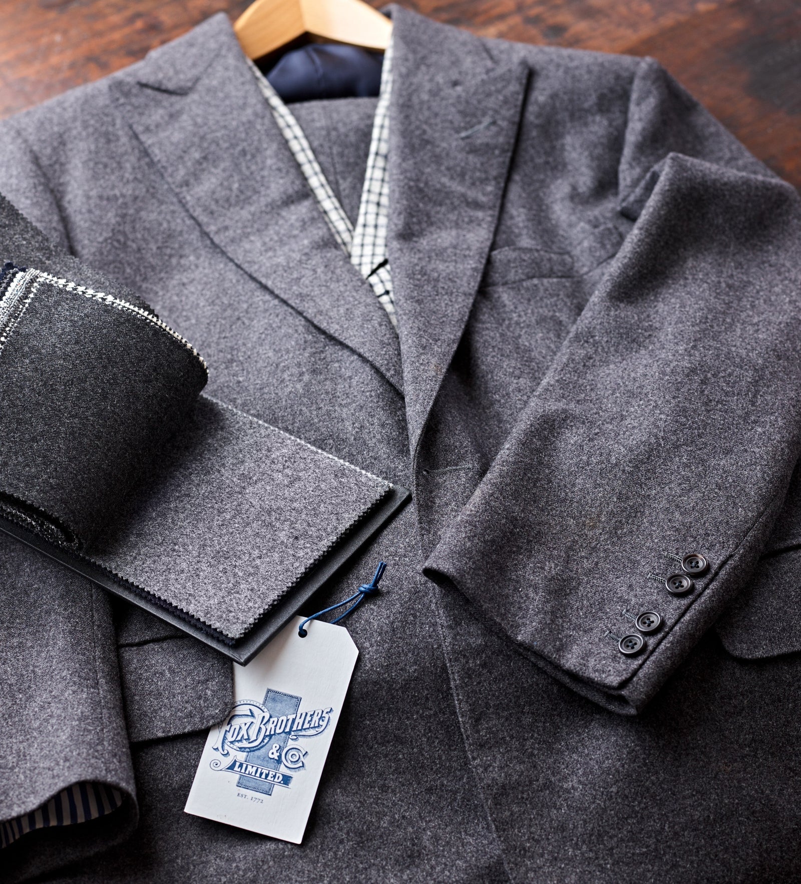 CL2-2 : Classic Flannel Plain Mid Grey – Fox Brothers & Co Ltd