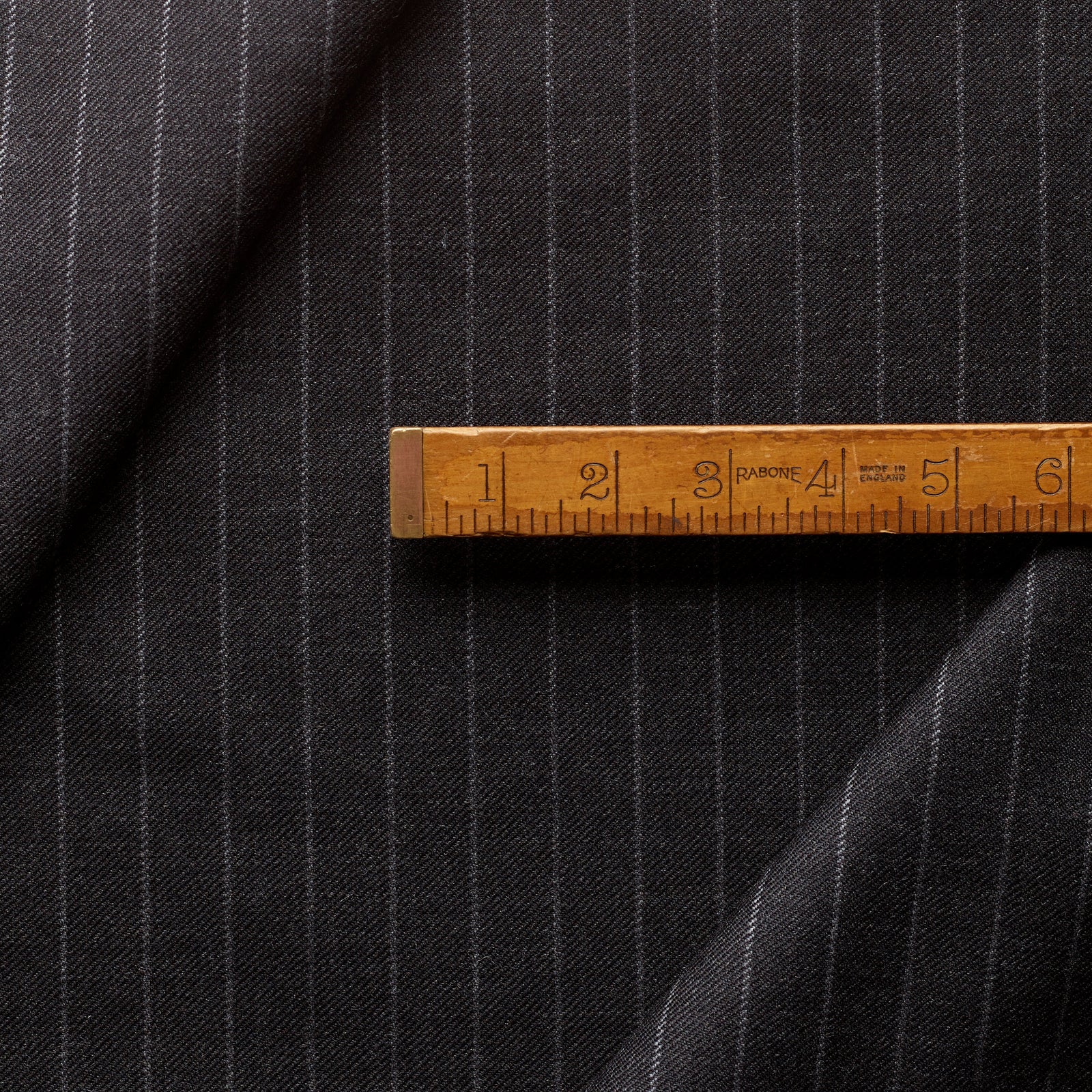 WT43 : Worsted Classics Charing Charcoal Chalk Stripe – Fox