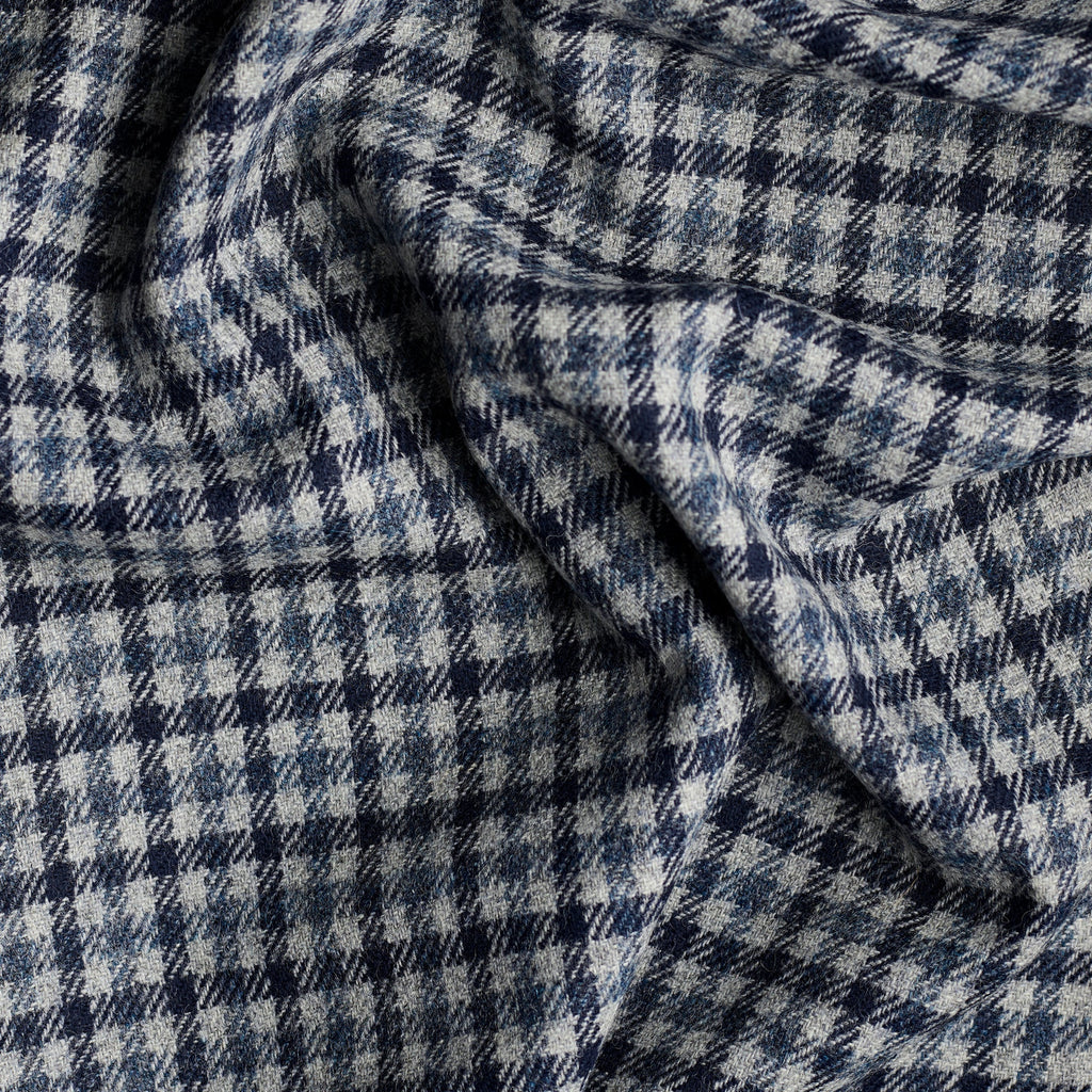 TD53 : Large Tonal Blue Gunclub Check Tweed – Fox Brothers